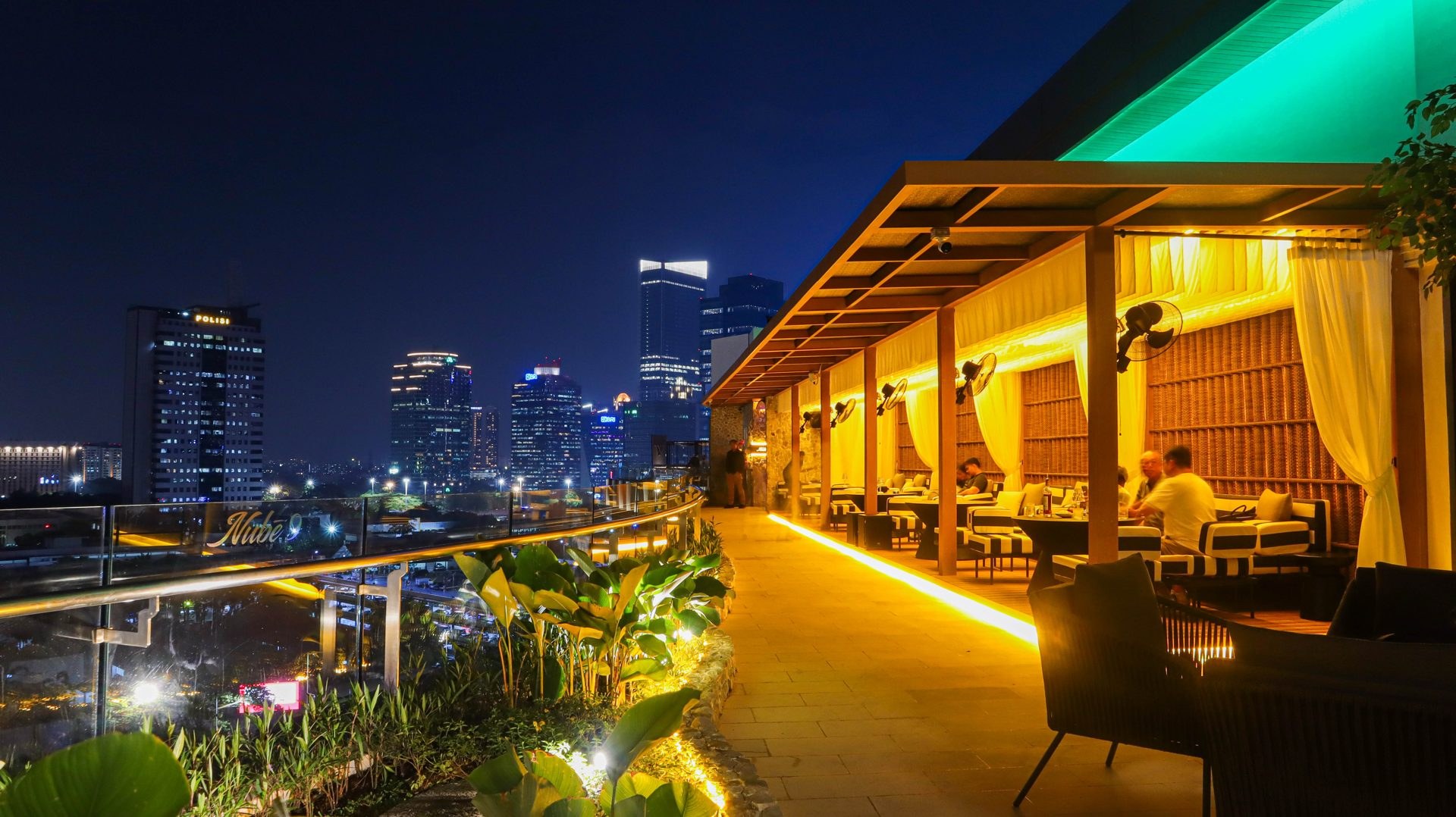 NUBE 9 Skylounge & GOLF Jakarta, Indonesia — interior by HDG